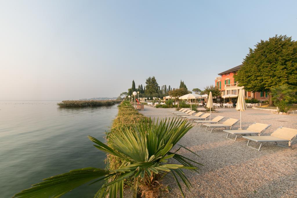 Villa Pioppi Hotel Sirmione Exterior photo