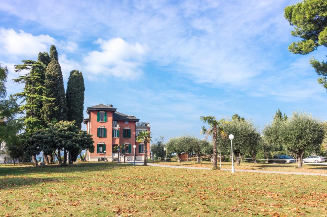 Villa Pioppi Hotel Sirmione Exterior photo